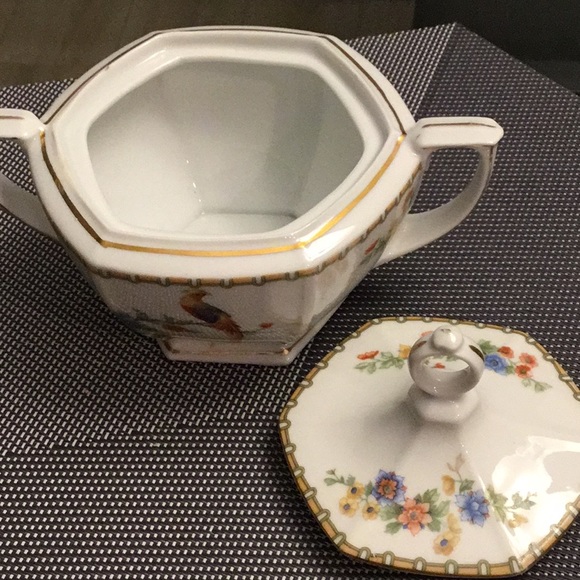 Sugar and Creamer set - Picture 5 of 6